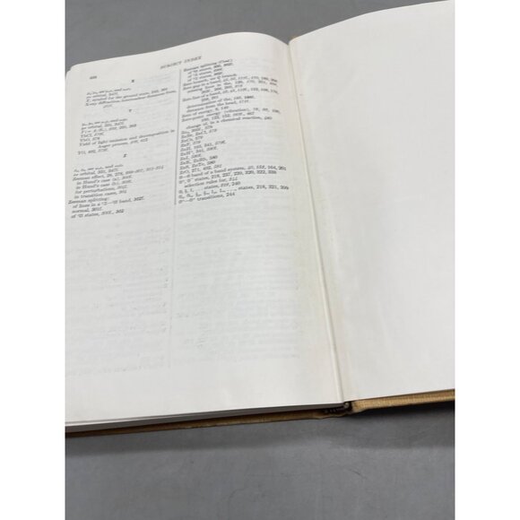 the mineral kingdom by Paul Desautels hardcover book 1950 English 231 pages READ - Picture 5 of 7